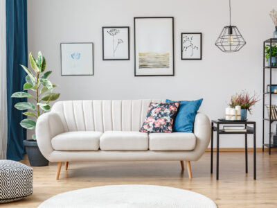 Kleines Sofa mit Schlaffunktion: Das perfekte platzsparende Möbelstück